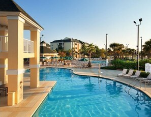Indoor pool - Available Aug 2019 Beautiful resort in Myrtle Beach close to Broadway and the Be (Myrtle Beach)