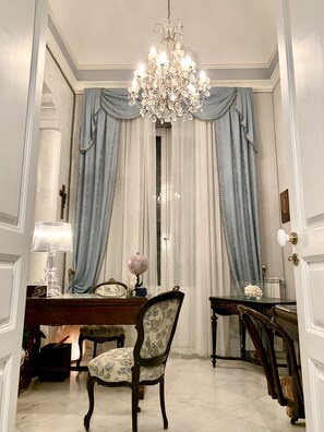 Interior - Super central and comfortable house in historic 19th-century building. (Acireale)