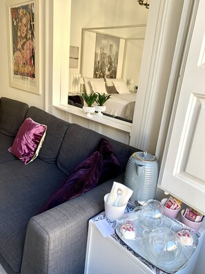 Interior - Super central and comfortable house in historic 19th-century building. (Acireale)