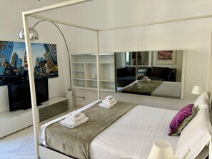 4 多间卧室、熨斗/熨衣板、免费 WiFi、床单