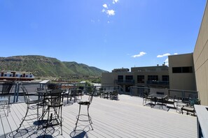 Outdoor dining - Luxury Downtown Durango Condo (Durango)