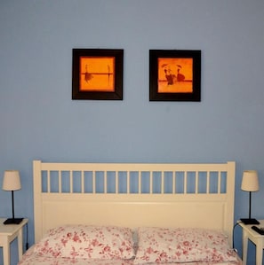 2 chambres, coffres-forts dans les chambres, bureau