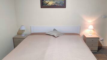 5 chambres, bureau, fer et planche Ă repasser, Wi-Fi gratuit