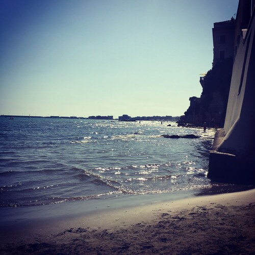 Villa surrounded by greenery with sea view, ideal for stays and events