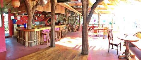 Bar (en la propiedad)