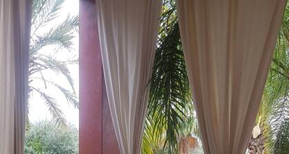 Ryad Salim Magnifique Cadre et situation magnifique.