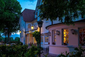 Exterior - Hotel Landhaus Grüner Jäger (Jesteburg)