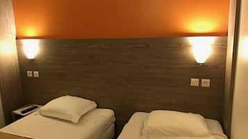Standard Room, 2 Twin Beds | Desk, blackout drapes, free WiFi, bed sheets