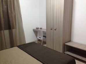 3 chambres, fer et planche à repasser, accès Internet