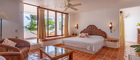 4 bedrooms, in-room safe, desk, iron/ironing board