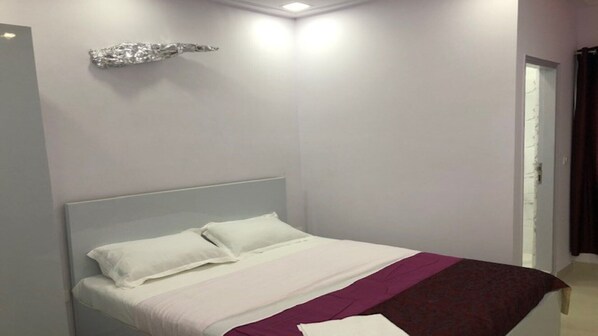 1 camera, ferro/asse da stiro, accesso a Internet, lenzuola