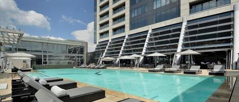 Outdoor pool, sun loungers