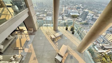 Penthouse de lujo, 4 habitaciones | Vista a la ciudad