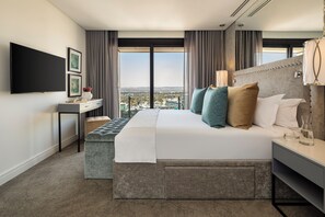 Grand Apartment, 2 Bedrooms | 3 bedrooms, premium bedding, in-room safe, desk