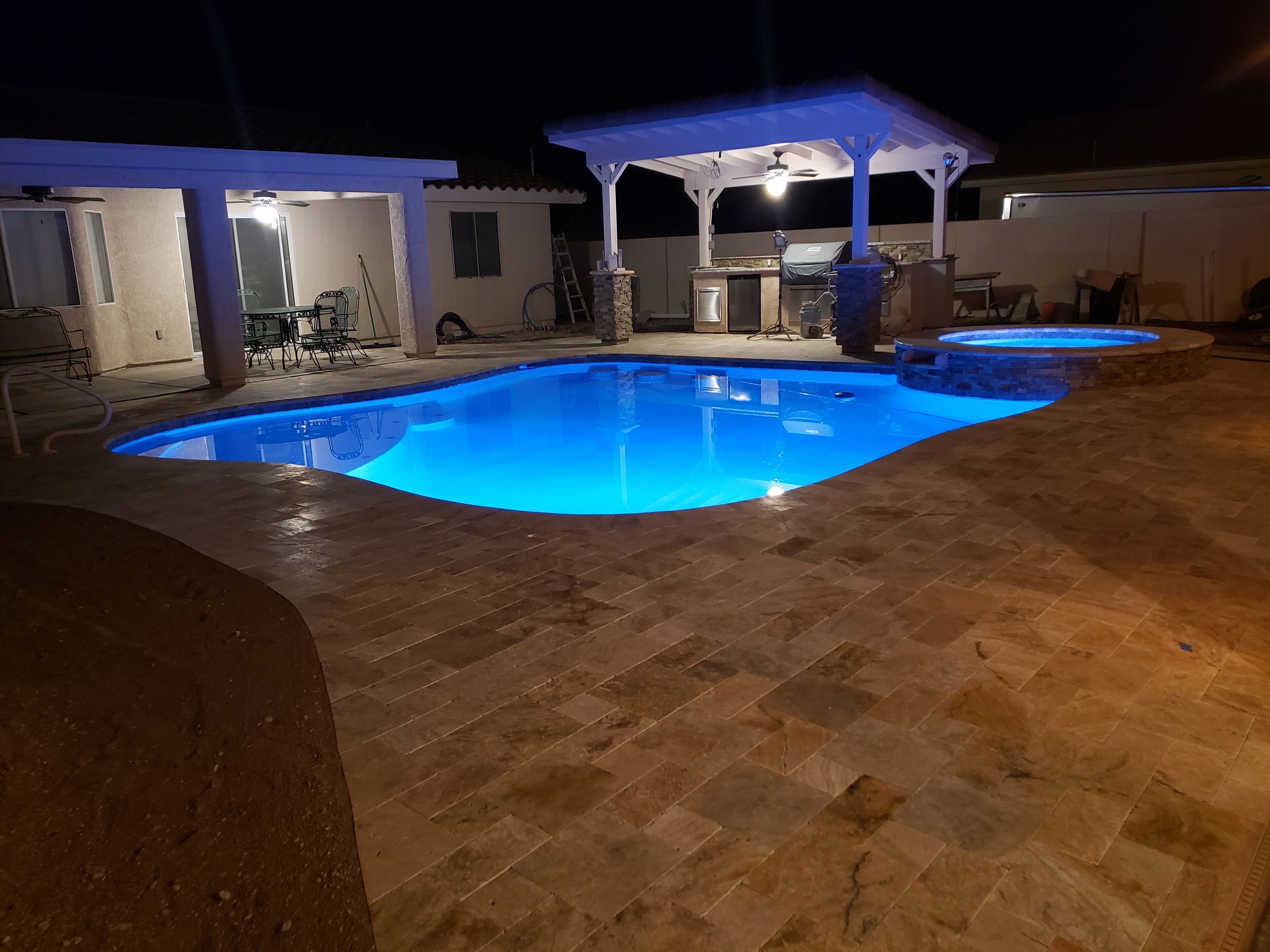 Cozy 3 bedroom/2 bathroom w/ pool & jacuzzi in North side of town,  Lake Havasu 