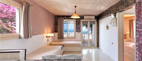 1 bedroom, in-room safe, iron/ironing board, free WiFi