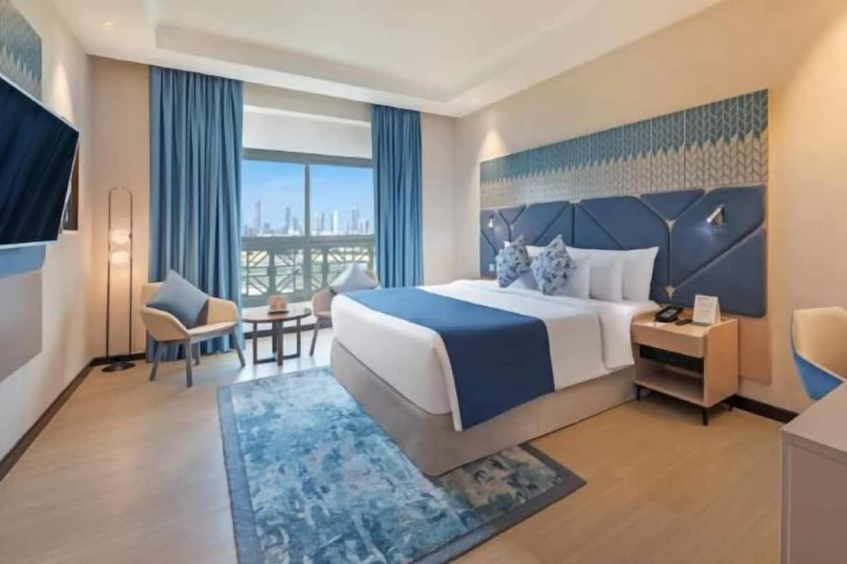 1 bedroom, premium bedding, down comforters, minibar