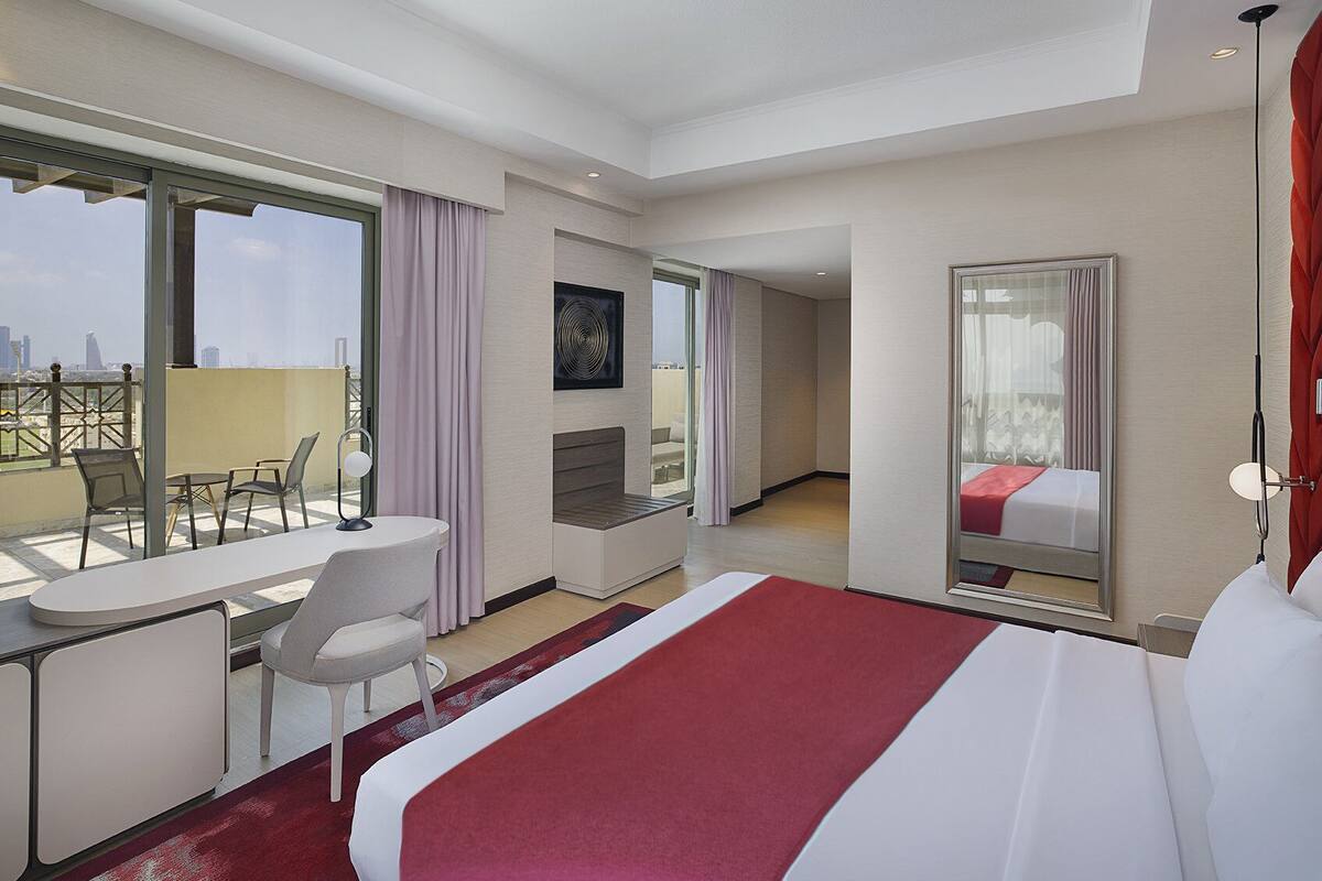 Premium Suite (Level) | City view