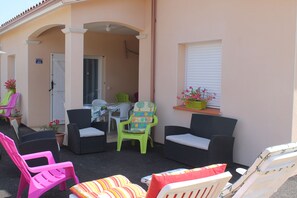 Property entrance - La Garona (Saint-Nicolas-de-la-Grave)