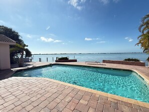 Outdoor pool - WATERFRONT, Private Pool, 2025 Remodel (St. Petersburg)
