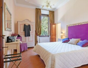 13 bedrooms, iron/ironing board, internet