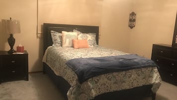 1 bedroom, desk, iron/ironing board, free WiFi