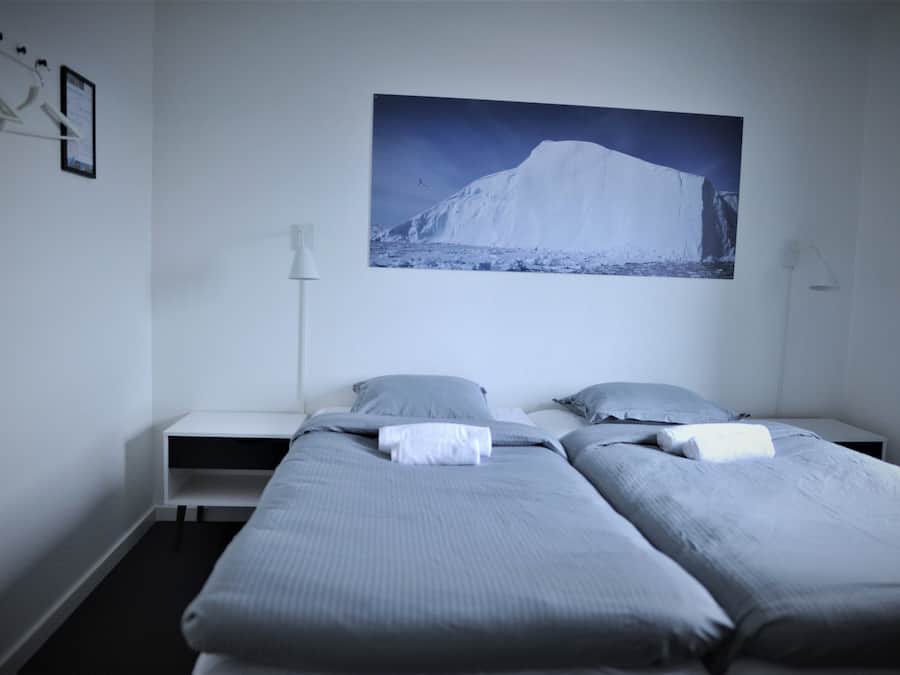 Soundproofing, free WiFi, bed sheets