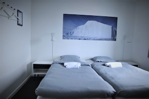 Soundproofing, free WiFi, bed sheets