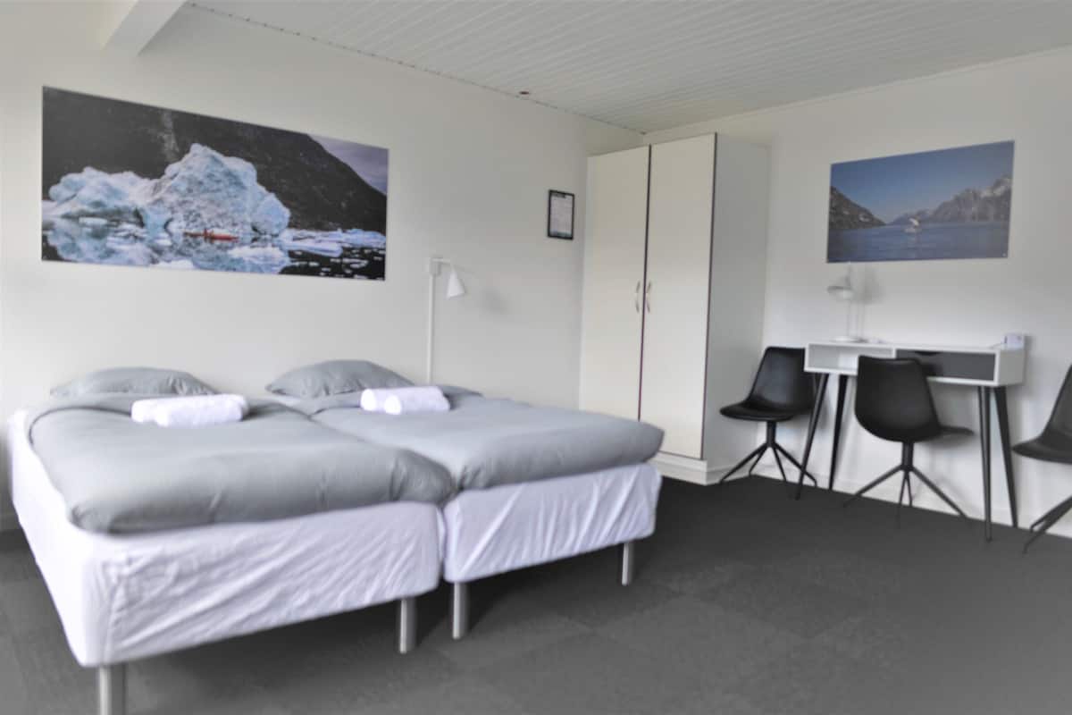 Schallisolierte Zimmer, kostenloses WLAN, Bettwäsche