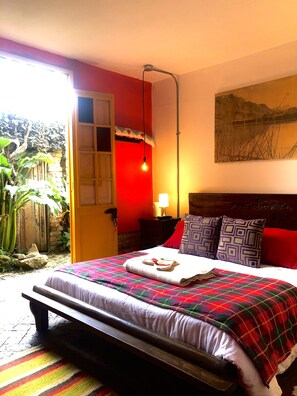 Classic Double Room | Peralatan tempat tidur premium, gebar bulu kapas, tilam berlapik 