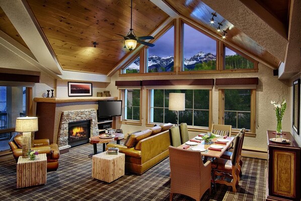 Téléviseur, foyer, jeux vidéo, lecteur de DVD