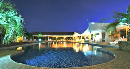Romantic Getaway: Luxury 1-Bedroom in Gated Community of Punta Chame Resort