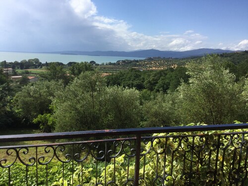 Terassi on Trasimenojärvi