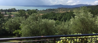 Una terraza en el lago Trasimeno