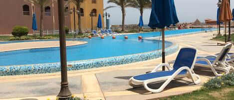 Piscine extérieure, piscine chauffée