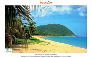 Una spiaggia nelle vicinanze