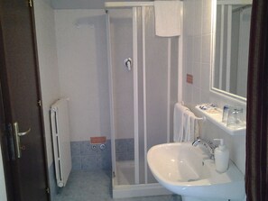 Shower, hair dryer, bathrobes, bidet