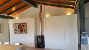 5 bedrooms, iron/ironing board, travel cot, free WiFi