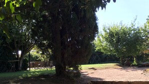 Property grounds - Casa Torrent Costa Brava its beaches, golfs, the countryside and cuisine of the Ampurdá (Pals)