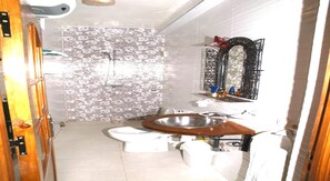 Douche, serviettes fournies