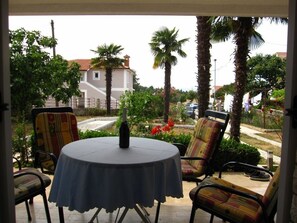 Outdoor dining - Apartment for 2 people and 2 children (Pula)