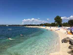 Beach nearby - Apartment for 2 people and 2 children (Pula)