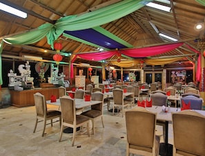 Restaurant - Top Bali Apartments (Legian)
