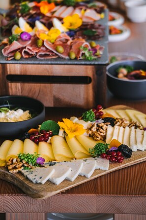 Tägliches inbegriffenes einheimisches Frühstück