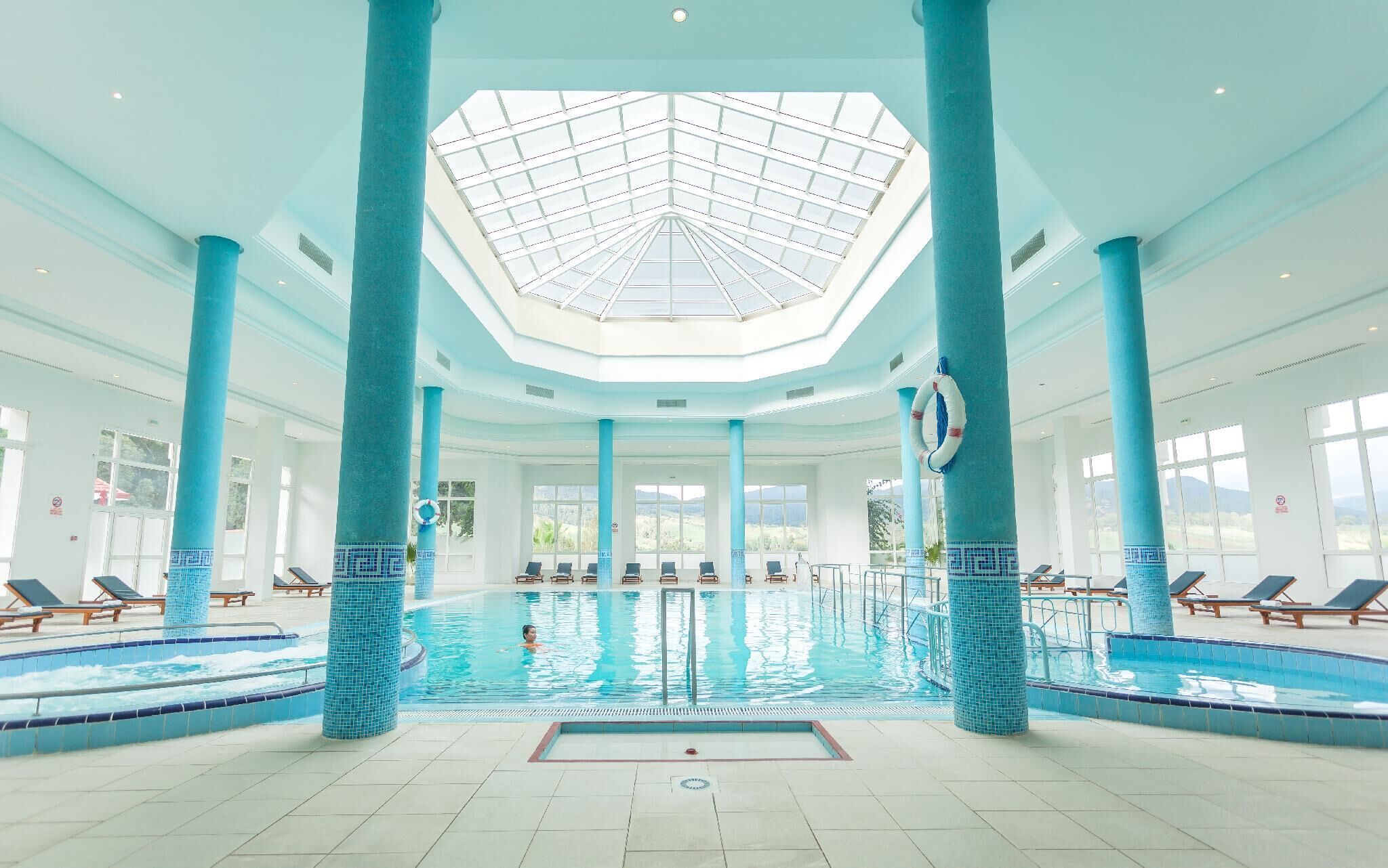 حمّام سباحة خارجي