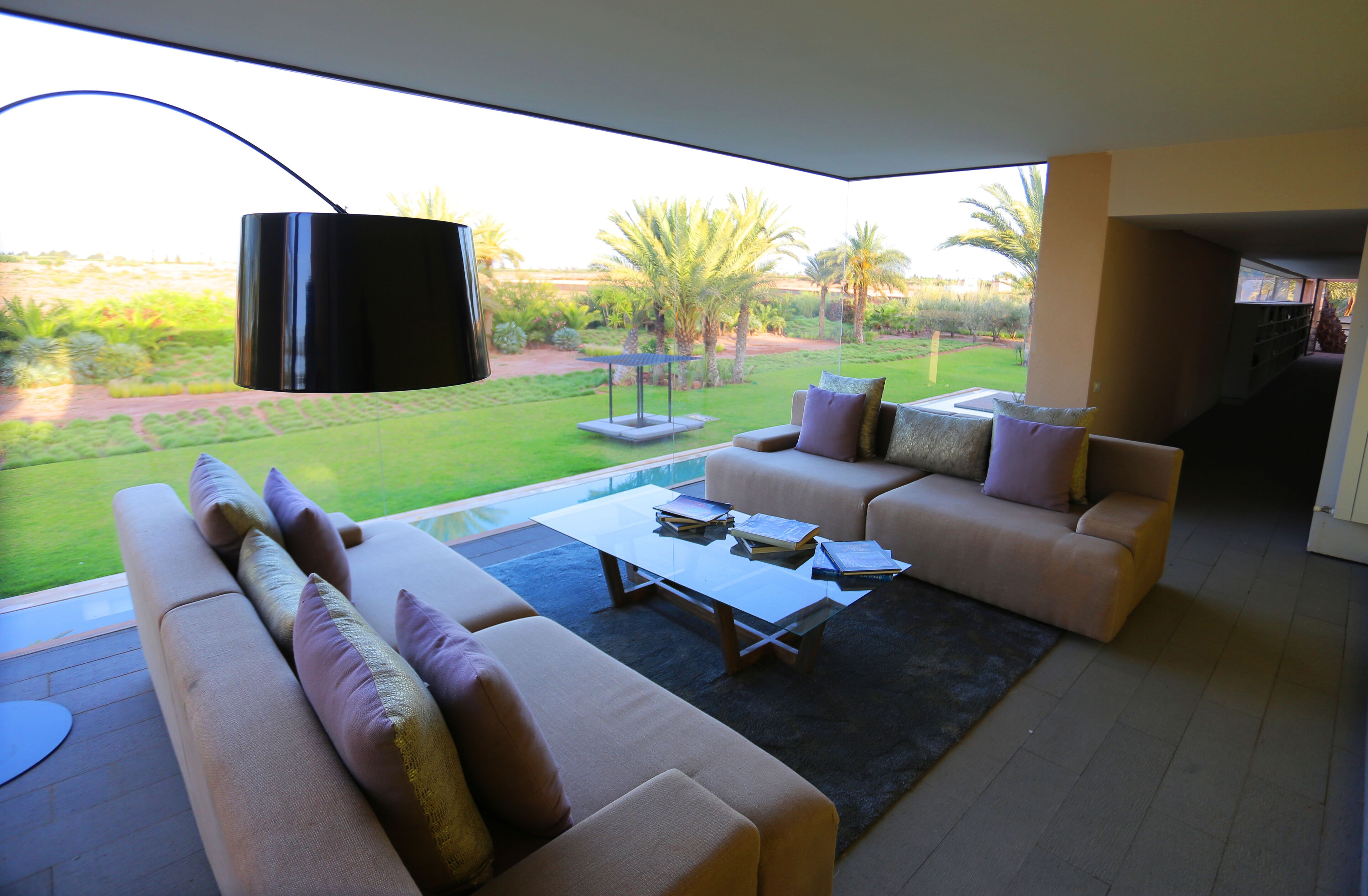 Televisión, chimenea, videojuegos y reproductor de DVD 