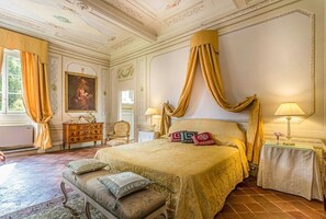 7 soverom, internettilgang og sengetøy