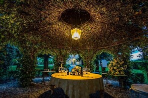 Banquet hall - holiday vacation large luxury villa rental italy, tuscany, near lucca, pool, view, wi-fi, air conditioning, chef service (Capannori)