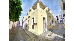 Exterior - Casa Luna Guesthouse  (San Juan)