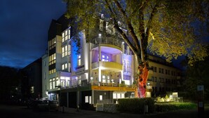 Façade de l’hébergement - soirée/nuit